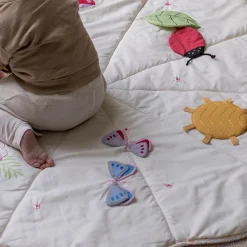 Throws|Blankets><noscript><img width=