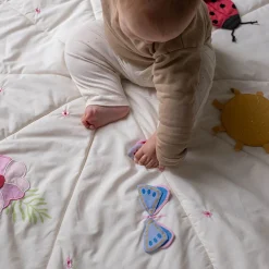 Throws|Blankets><noscript><img width=