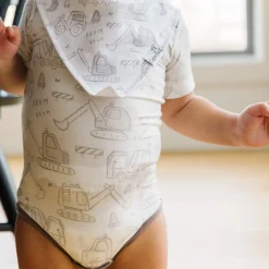 Bibs|Breastfeeding><noscript><img width=