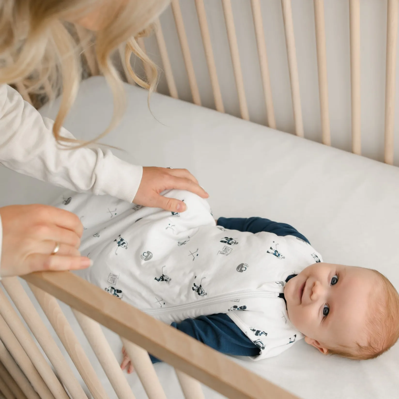 Sleep Bags|Pyjamas>Perlimpinpin Bamboo Sleep Bag 0-36 months - Hockey White