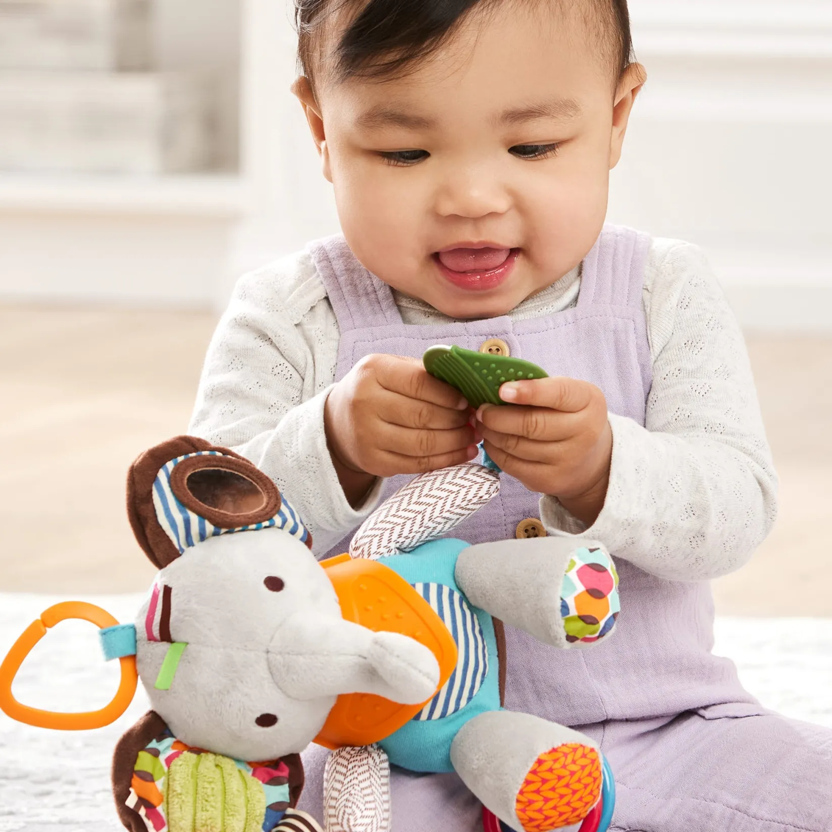 Stroller & Car Seat Toys|Developmental Toys>Skip Hop Bandana Buddies Activity Toy - Elephant