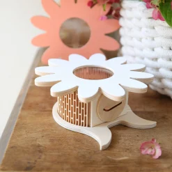 Bank - White Daisy Decorative Objects