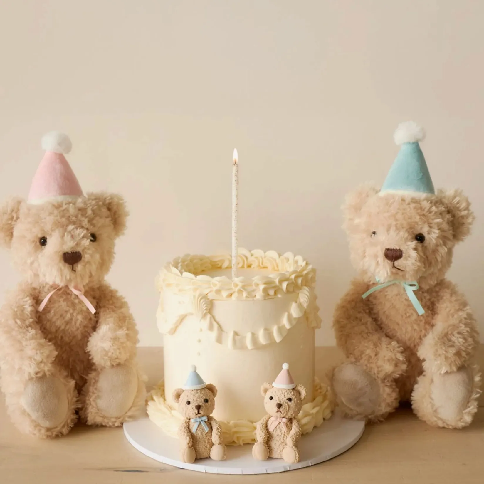 Plush Toys>Snuggle Bunnies Birthday Arthur Bear Sky