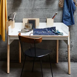 Desk><noscript><img width=