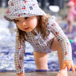 Swimsuits><noscript><img width=