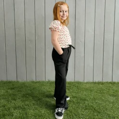 Pants & Jeans><noscript><img width=