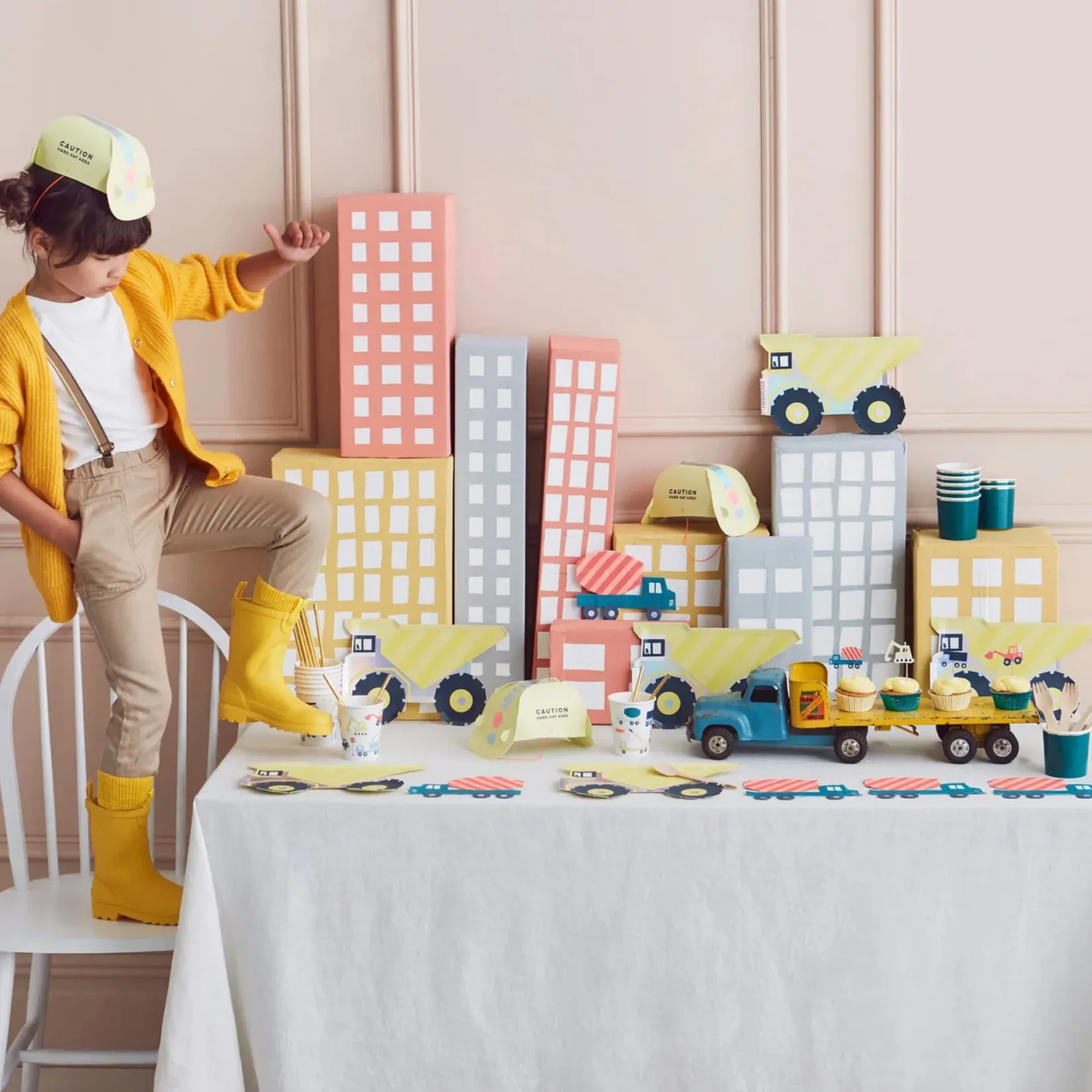 Party Supplies>Meri Meri Construction Cups (8)