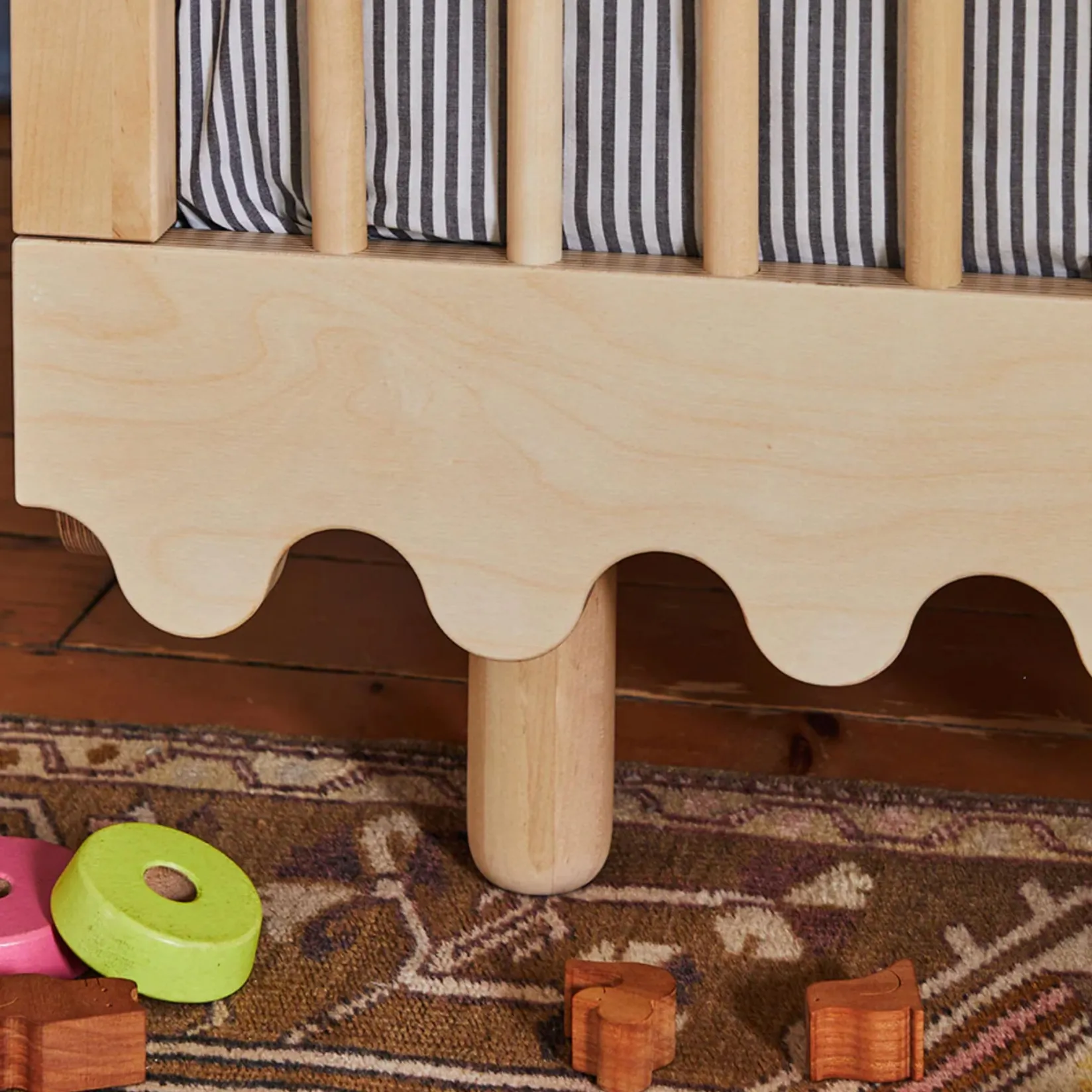 Cribs & Mattresses|Cribs & Mattresses>Oeuf Crib Moss Red