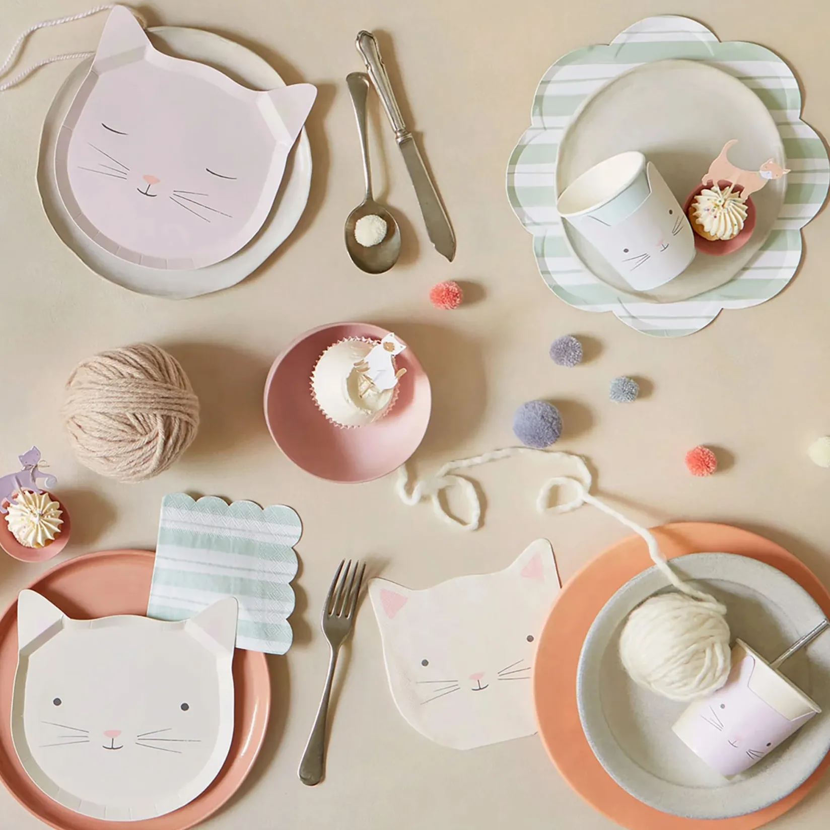 Clearance Cute Kitten Plates (8) Party Supplies