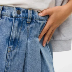 Skirts><noscript><img width=