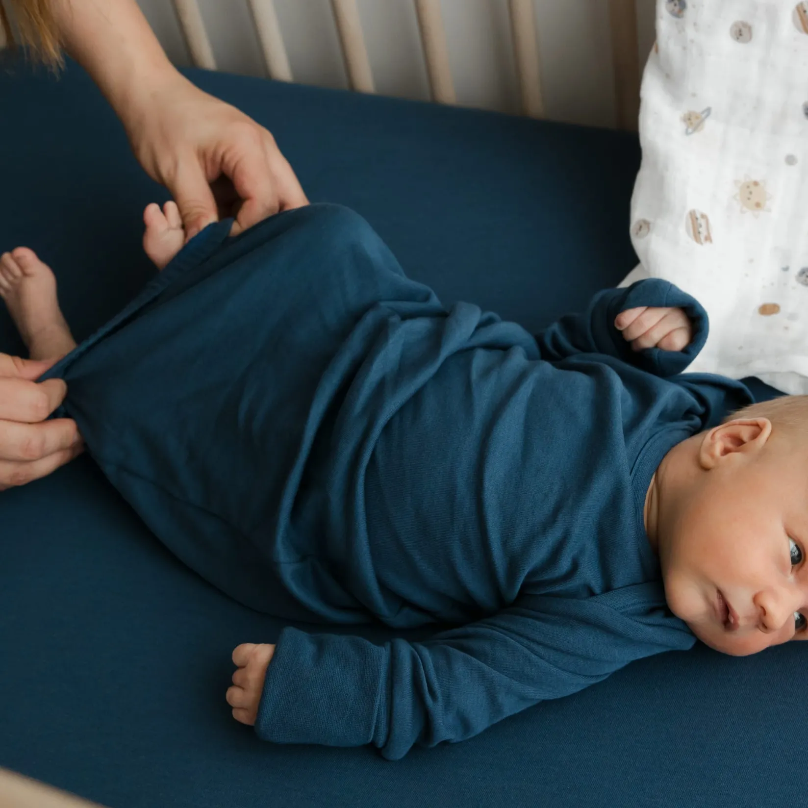 Sheets|Bedding>Perlimpinpin Denim Crib Fitted Sheet