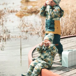 Outerwear><noscript><img width=