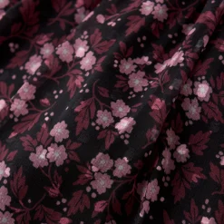 Skirts><noscript><img width=