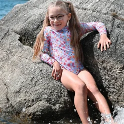 Swimsuits><noscript><img width=