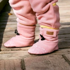 Boots & Booties><noscript><img width=