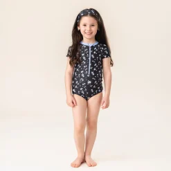 Swimsuits><noscript><img width=