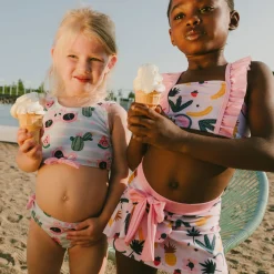 Swimsuits><noscript><img width=