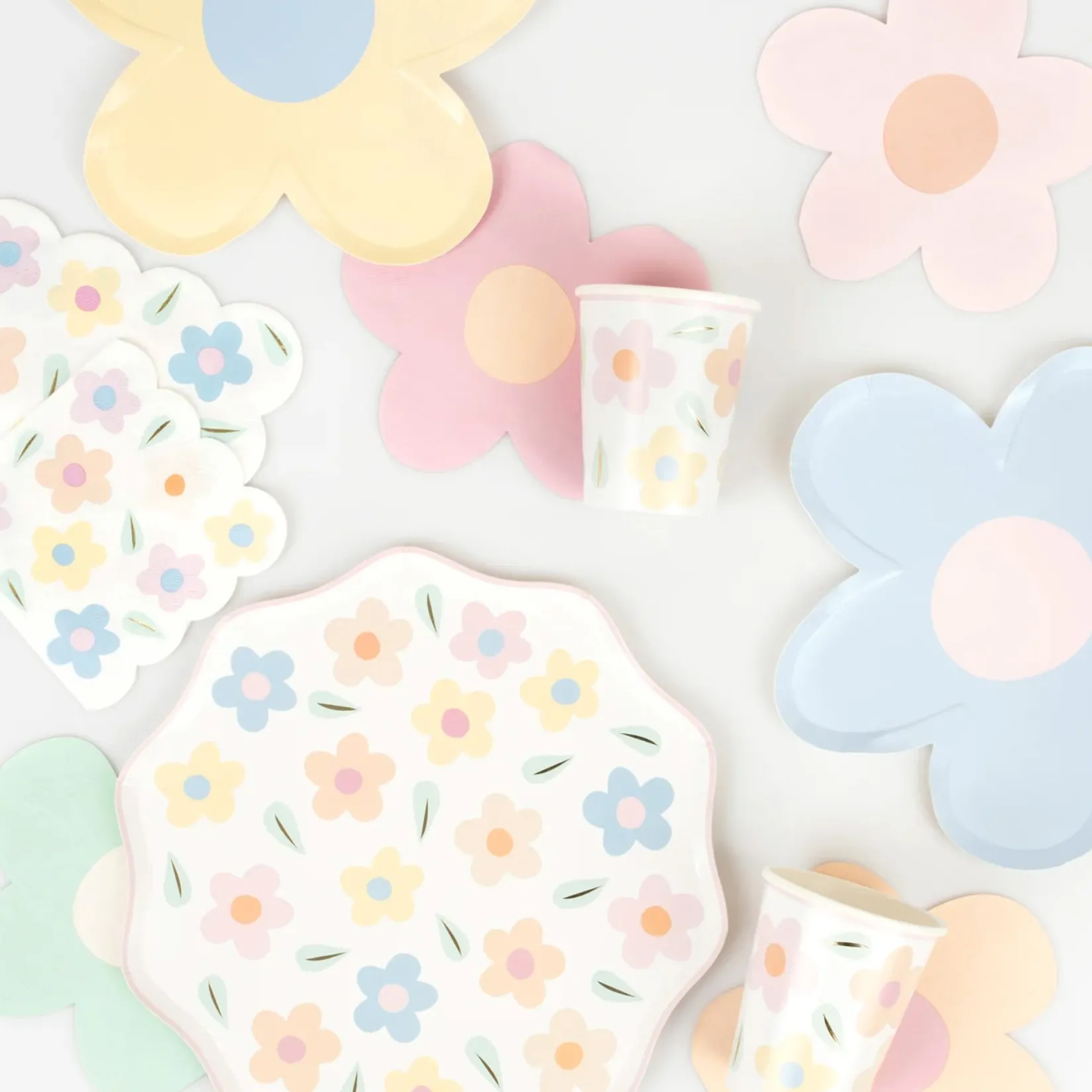 Party Supplies>Meri Meri Happy Flowers Large Napkins (16)