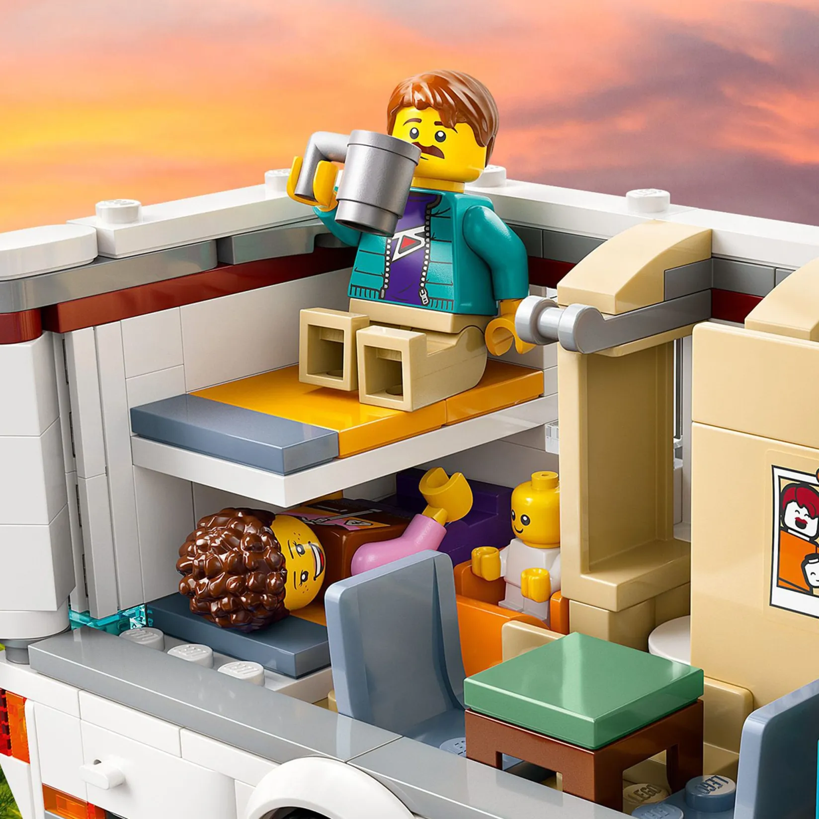 Assembly & Construction>LEGO® City Holiday Adventure Camper Van