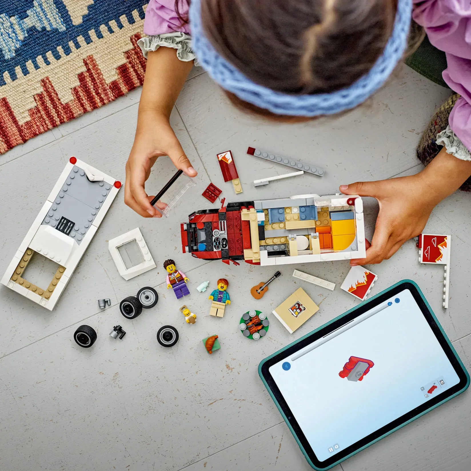 Assembly & Construction>LEGO® City Holiday Adventure Camper Van