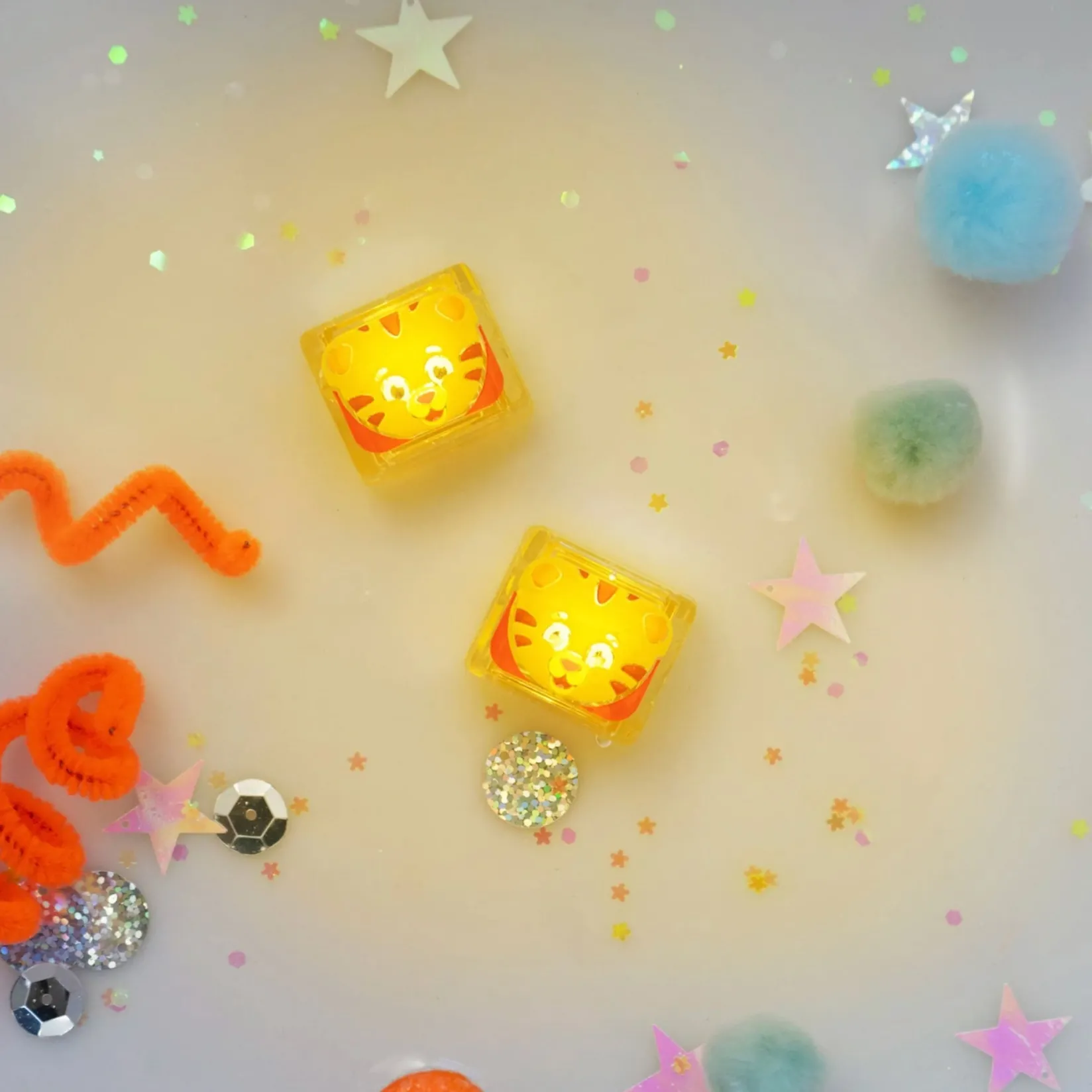 Hot Light-Up Cubes for Bath - Daniel Tiger Bath Toys|Bath Accessories