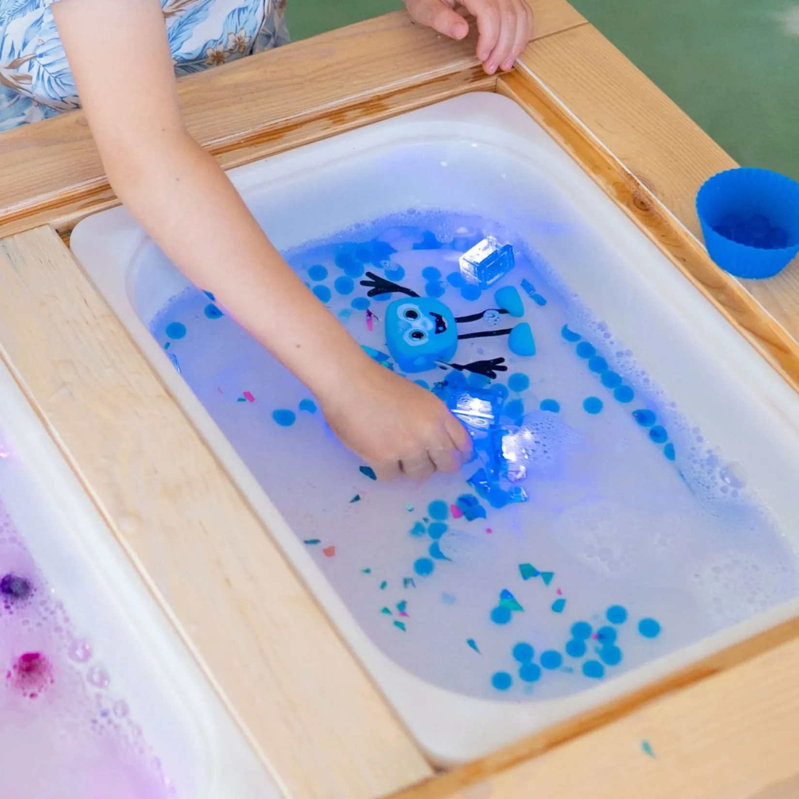 Bath Toys|Bath Accessories>Glo Pals Luminous Character for Bath - Blair