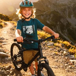 Tops><noscript><img width=