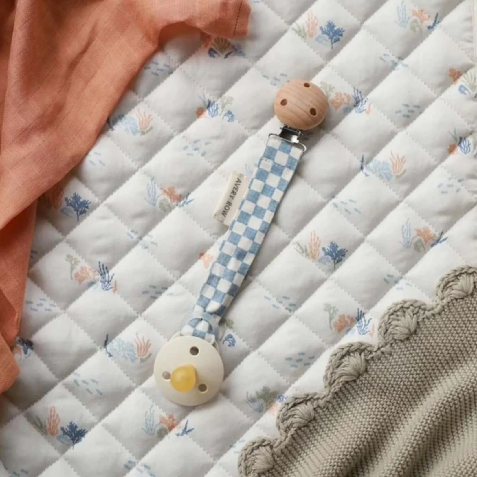 Pacifiers & Clips|Pacifiers & Clips>Avery Row Pacifier Clip - Waves