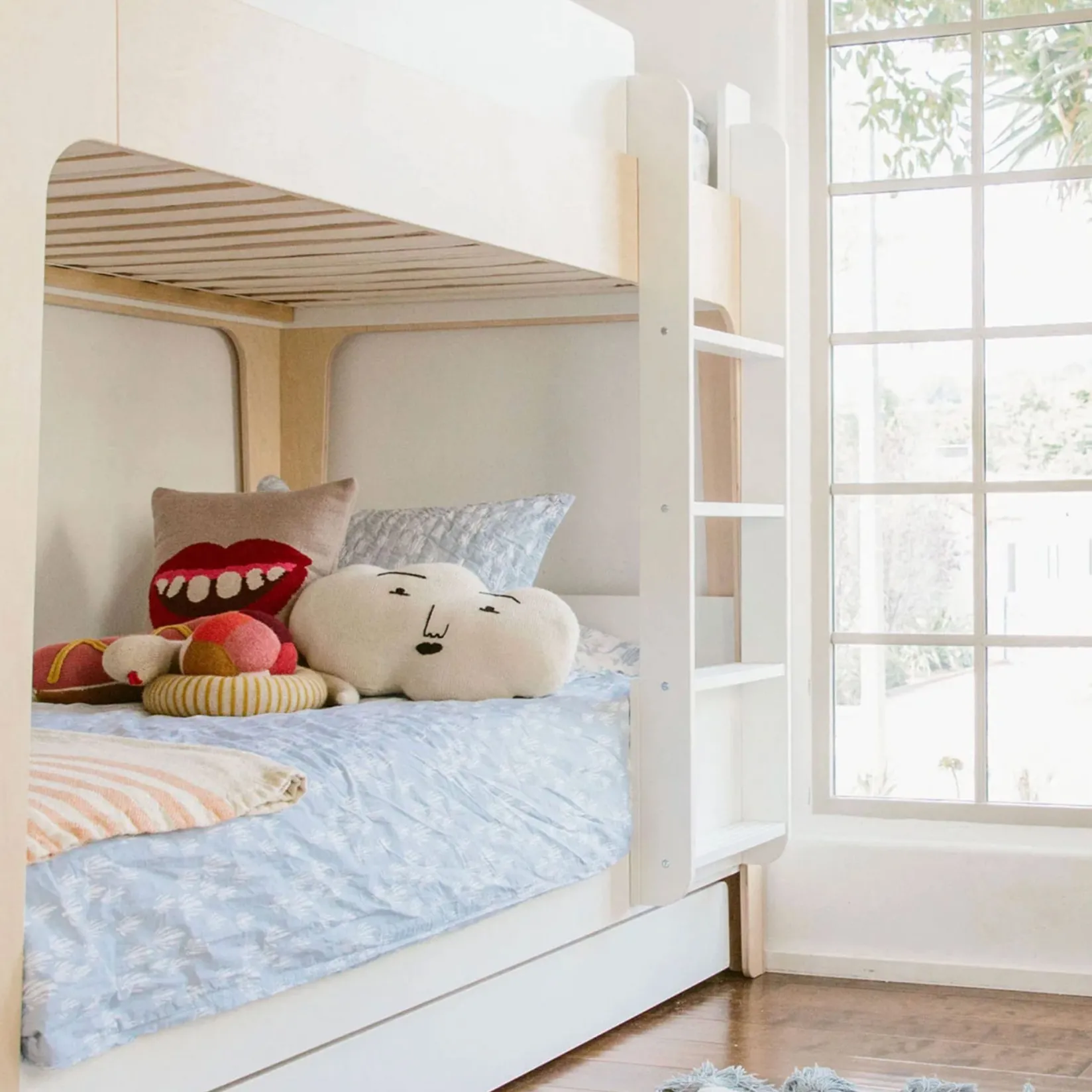 Twin, Full & Queen Beds>Oeuf Perch Ladder - White