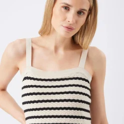 Dresses, Skirts & Jumpsuits><noscript><img width=