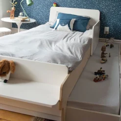 Twin, Full & Queen Beds><noscript><img width=