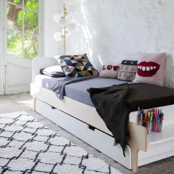 Twin, Full & Queen Beds><noscript><img width=