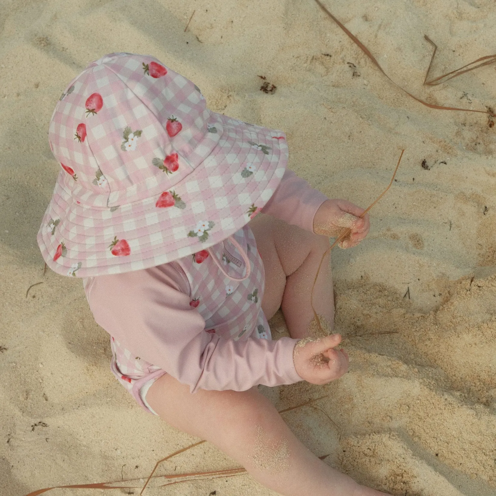 Hats And Caps>Calikids Strawberries Aop Uv Hat 0-3y Lilac
