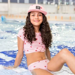 Swimsuits><noscript><img width=