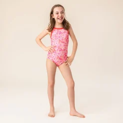 Swimsuits><noscript><img width=