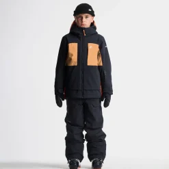 Outerwear|Coats & Jackets><noscript><img width=