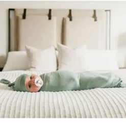 Blankets|Blankets><noscript><img width=