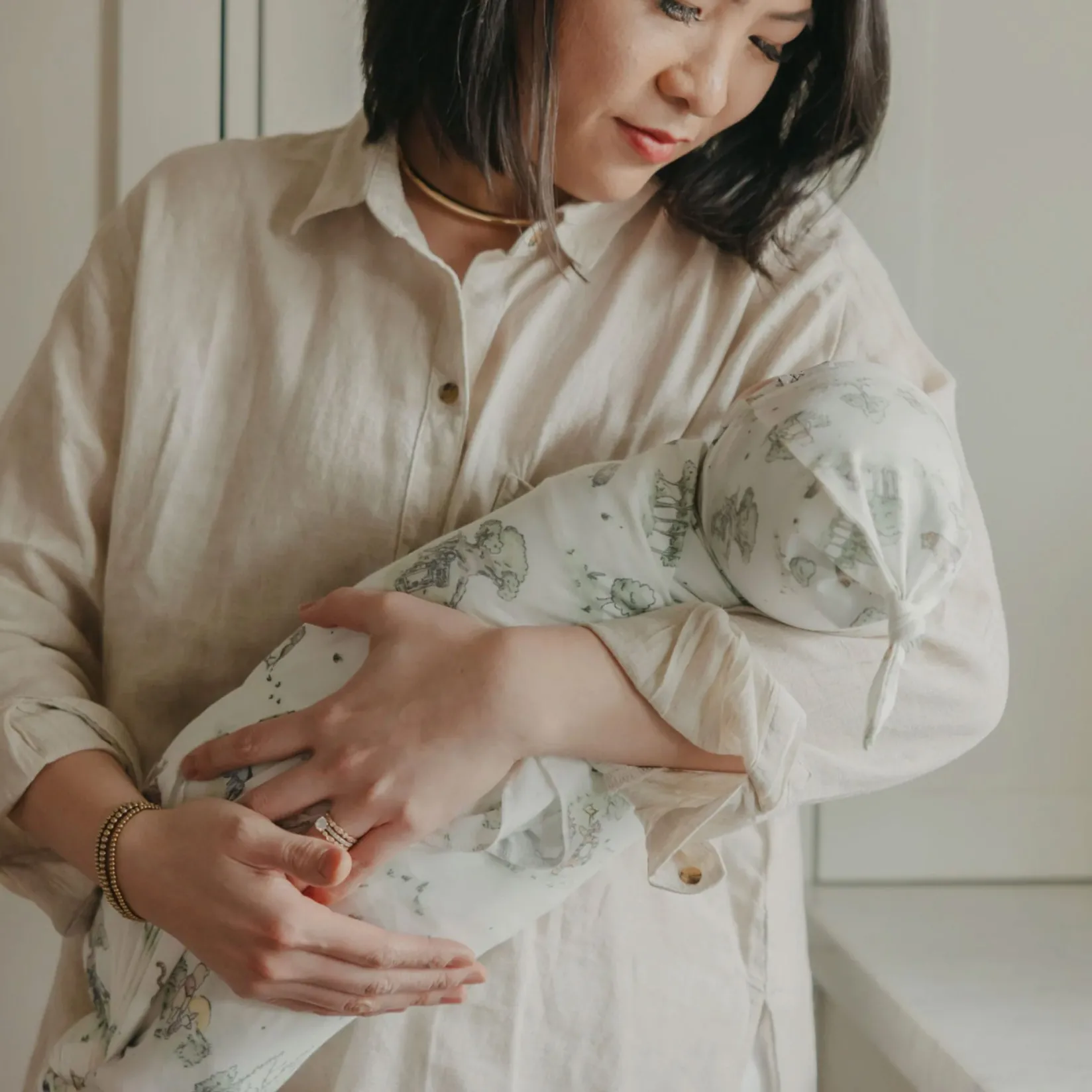 Blankets|Blankets>Copper Pearl Winnie Swaddle Blanket- Hundred Acre Wood